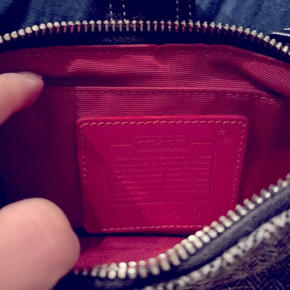 Vintage Coach Leather and Wool mini handbag (LIKE NEW) - Picture 2 of 4